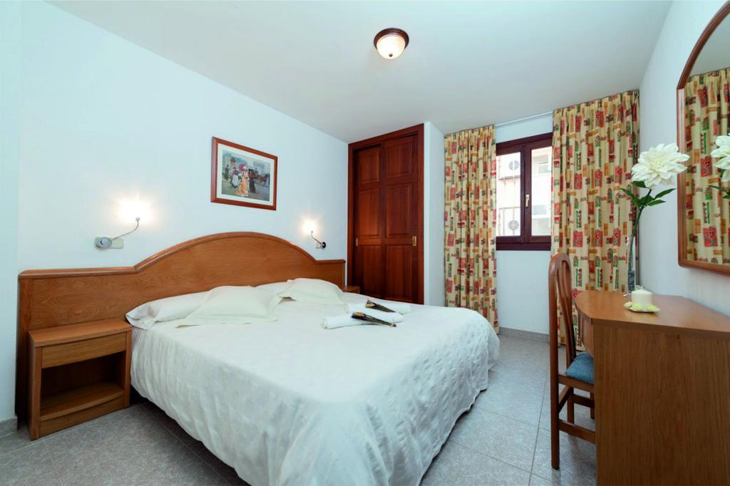 Apartamentos Xaloc Hrc Cala Millor  Room photo